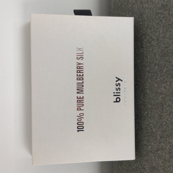 Blissy - Queen-size Silk pillowcase - Picture 4 of 5